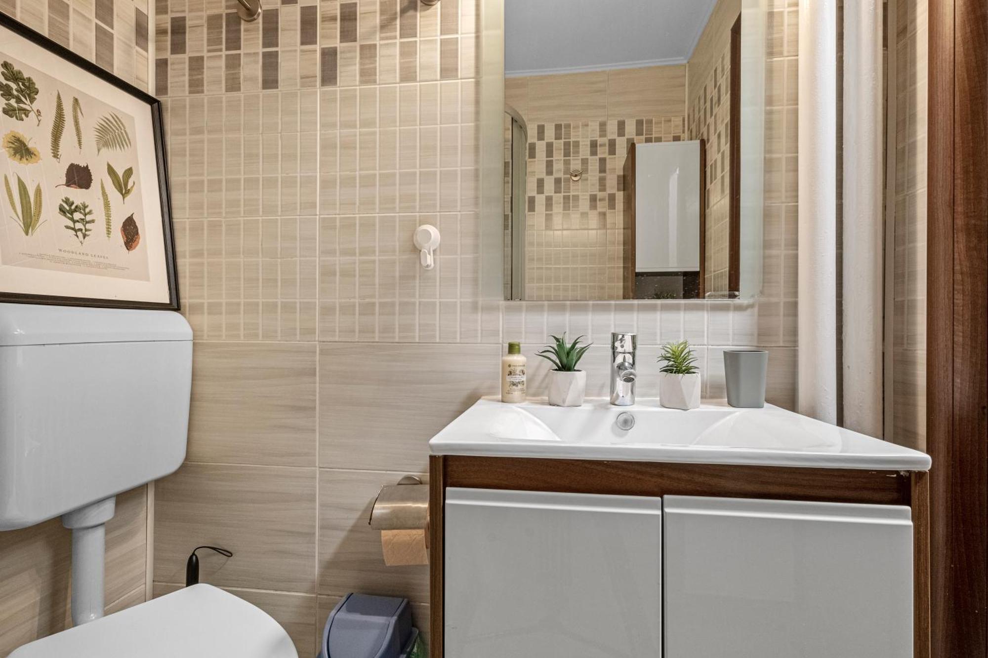 Earthy Escape - Central Apt With Balcony Bucureşti Eksteriør bilde